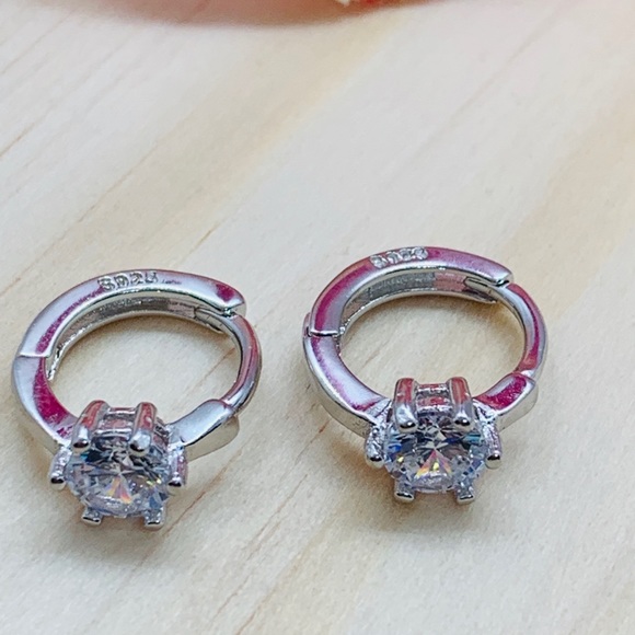 🌟 Sterling Silver 925 CZ Huggie Hoop Round Earrings - Picture 3 of 5
